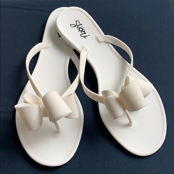 ☀️White Jelly Bow Sandals - Picture 2 of 5
